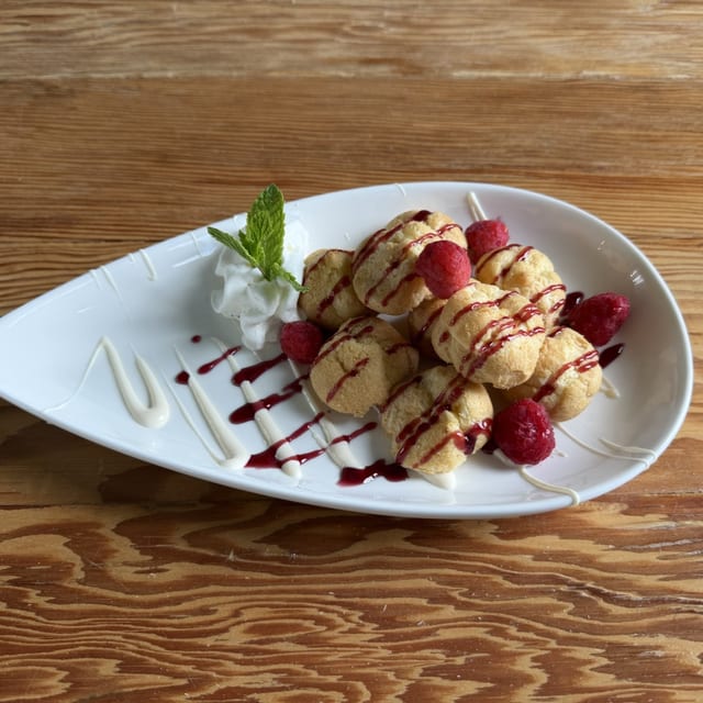 Profiteroles.