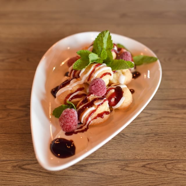 Profiteroles.